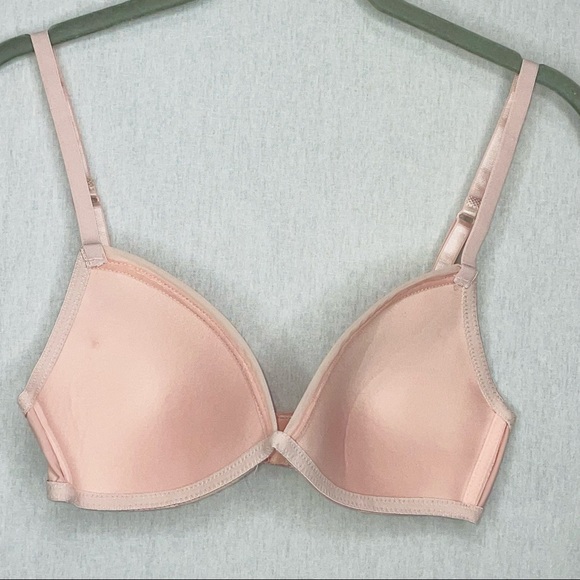 BCBGeneration  2-Pack Wireless Convertible Back Padded Bra, - Picture 11 of 16